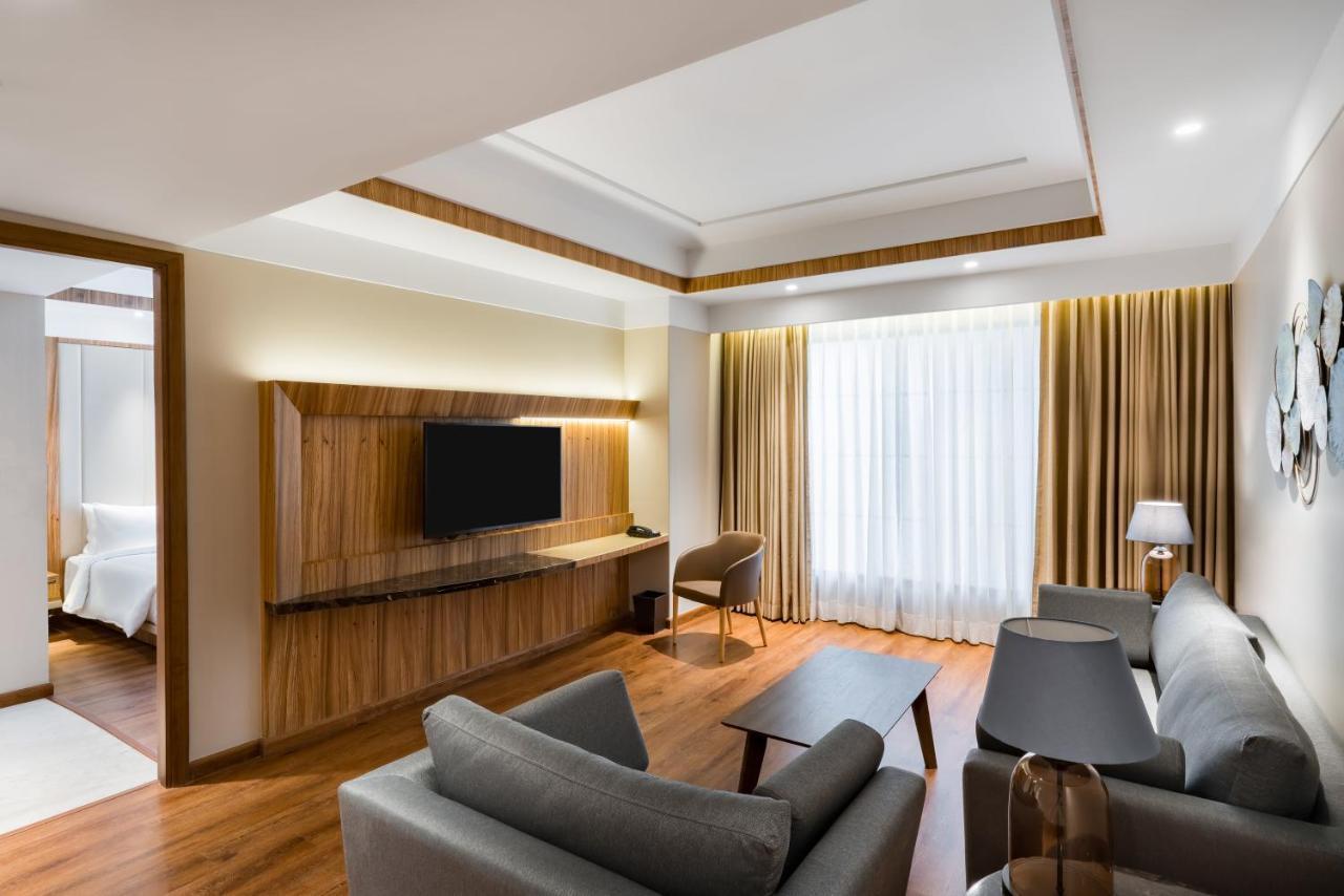 Radisson Bhopal Hotel Екстериор снимка