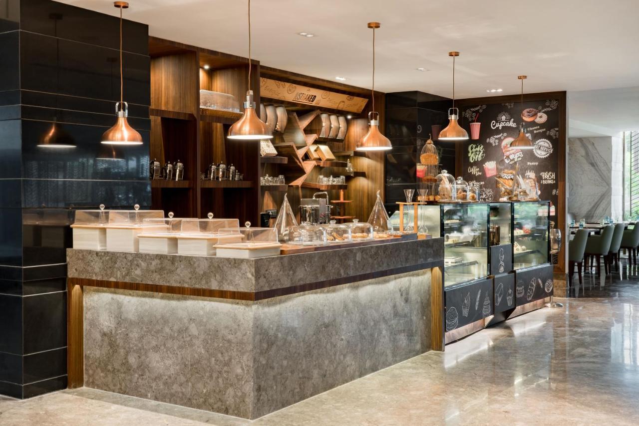 Radisson Bhopal Hotel Екстериор снимка