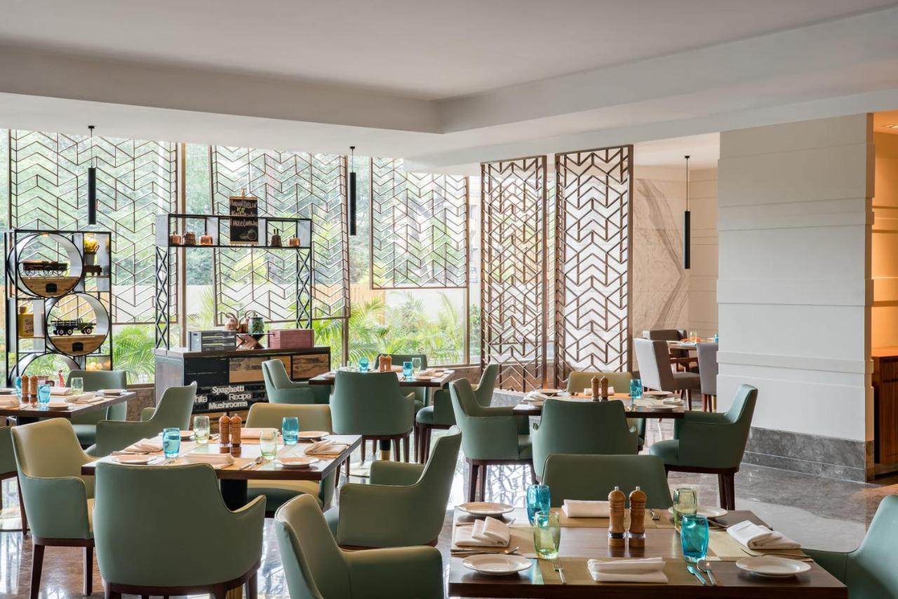 Radisson Bhopal Hotel Екстериор снимка