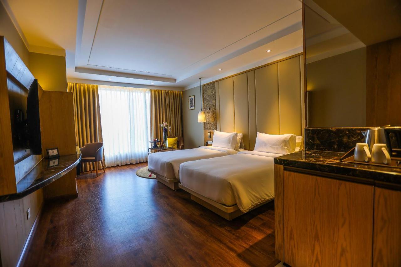 Radisson Bhopal Hotel Екстериор снимка