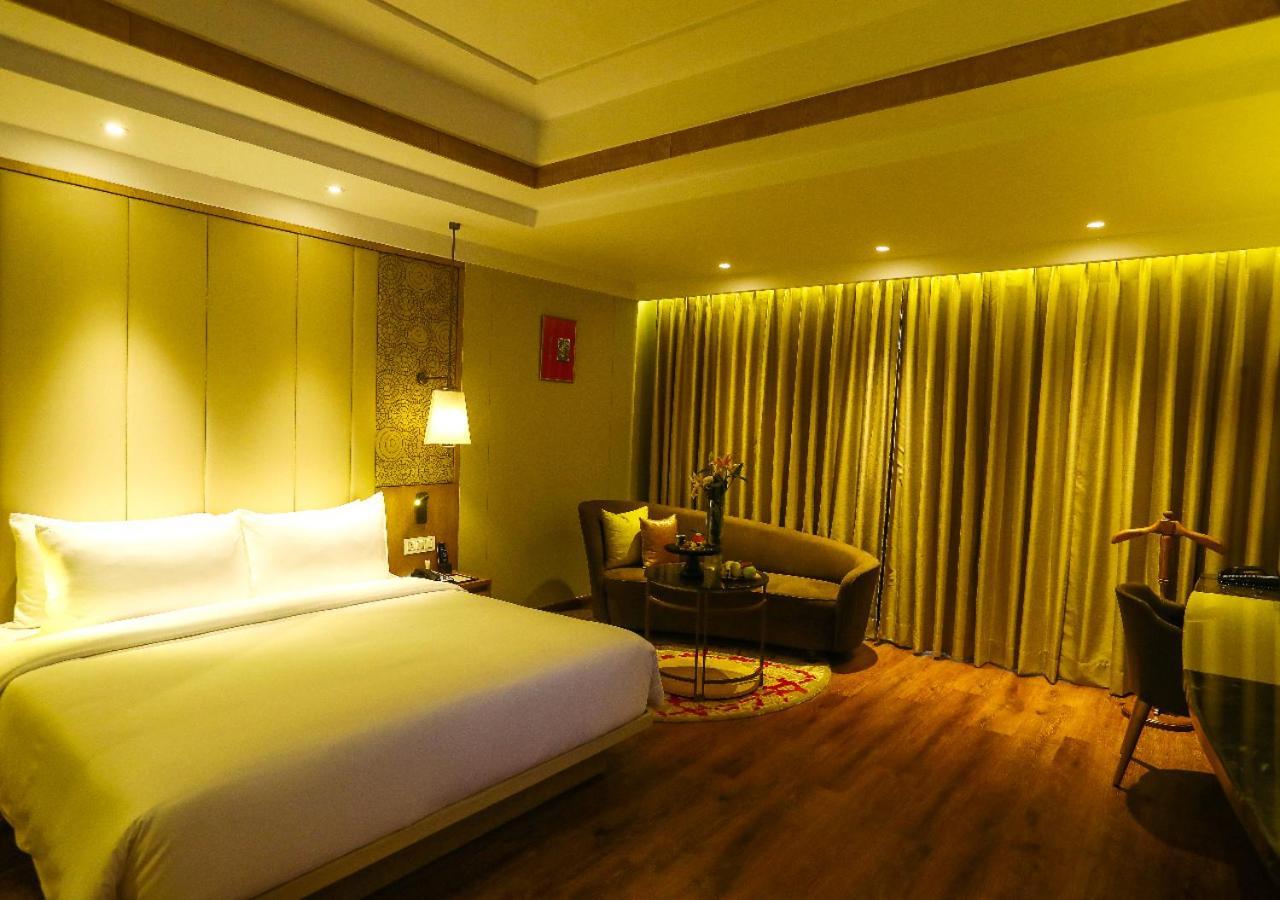 Radisson Bhopal Hotel Екстериор снимка