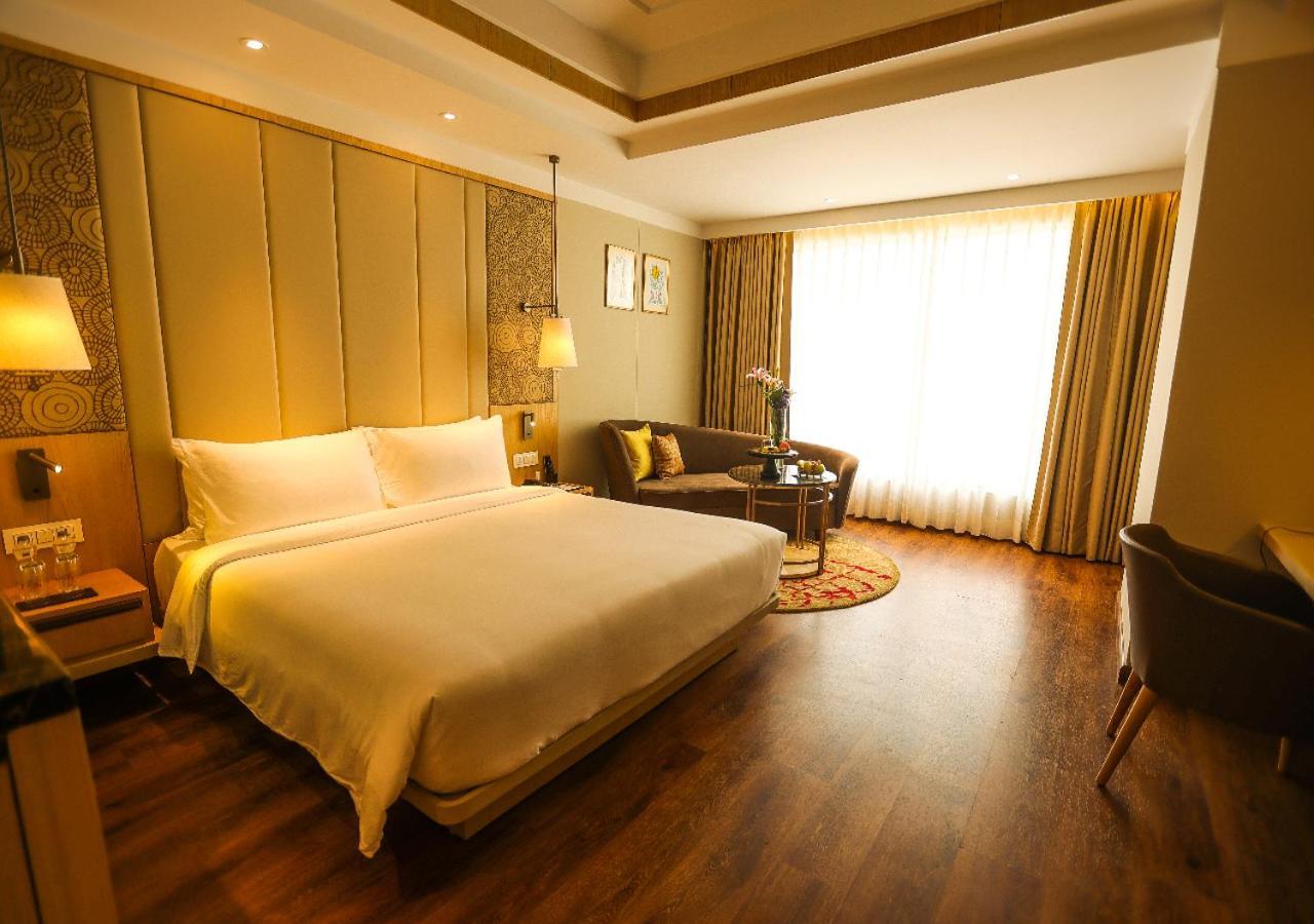 Radisson Bhopal Hotel Екстериор снимка