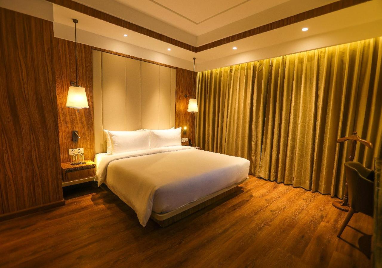 Radisson Bhopal Hotel Екстериор снимка