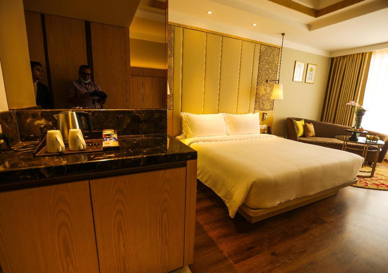 Radisson Bhopal Hotel Екстериор снимка