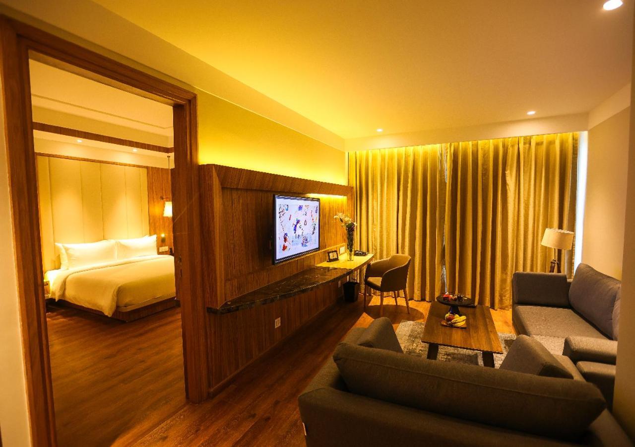 Radisson Bhopal Hotel Екстериор снимка