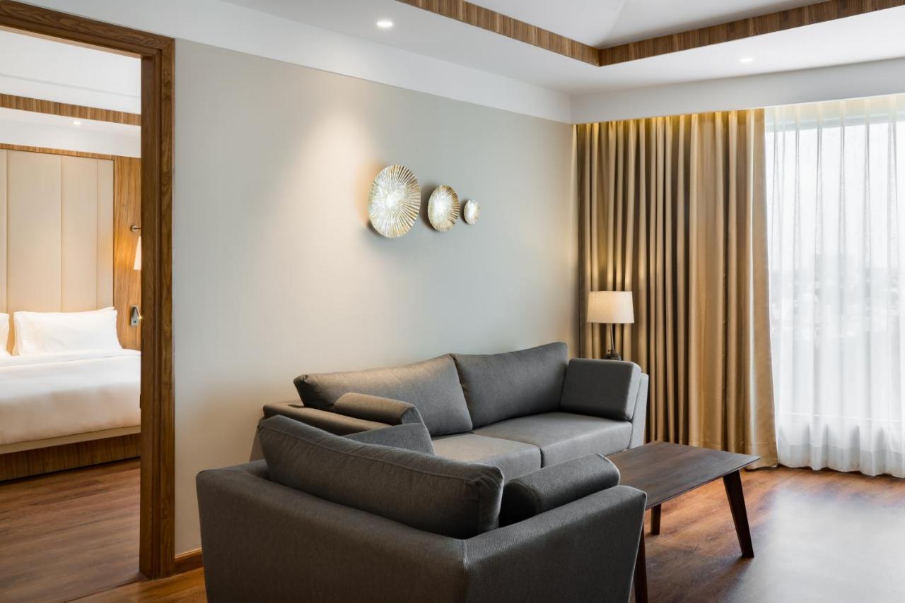 Radisson Bhopal Hotel Екстериор снимка